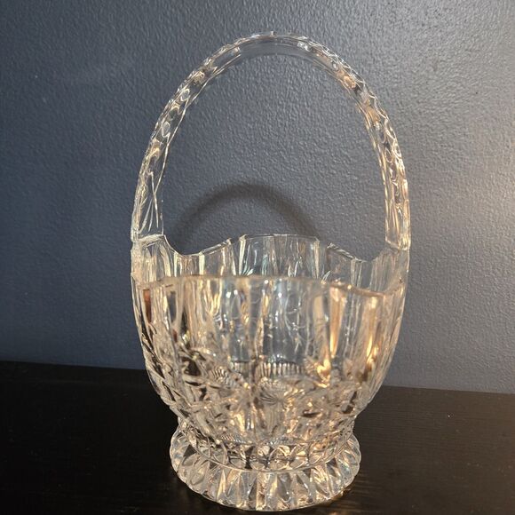 Action Industries Cut Glass Easter Basket Bird Frosted 8.5 x 6.5 x 5 Candy Dish - Picture 3 of 7